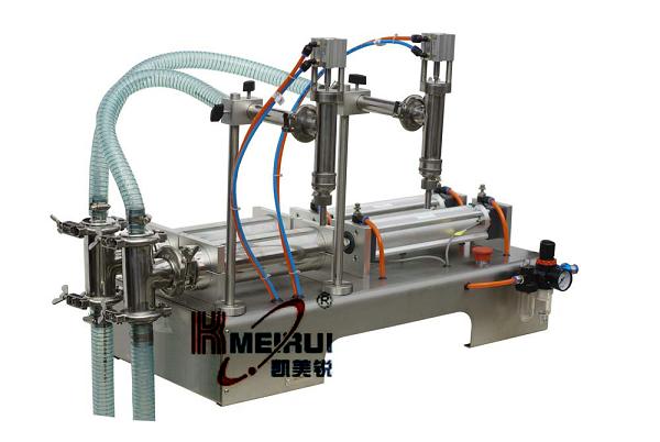 Double Heads Liquid Filling Machine（horizontal type）